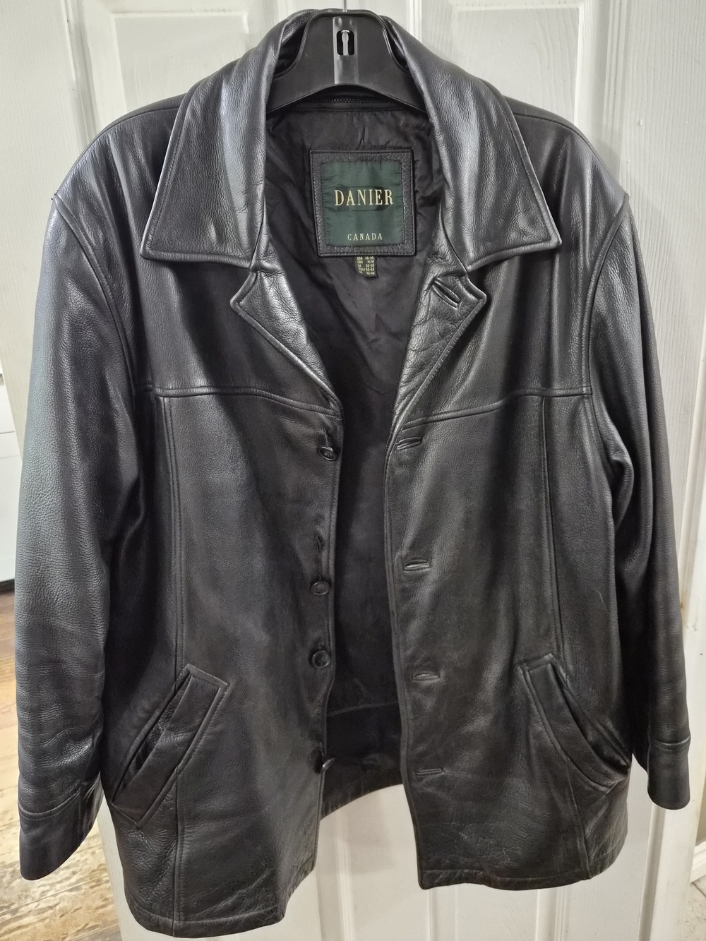 Danier Men's Black Leather Jacket SIZE M